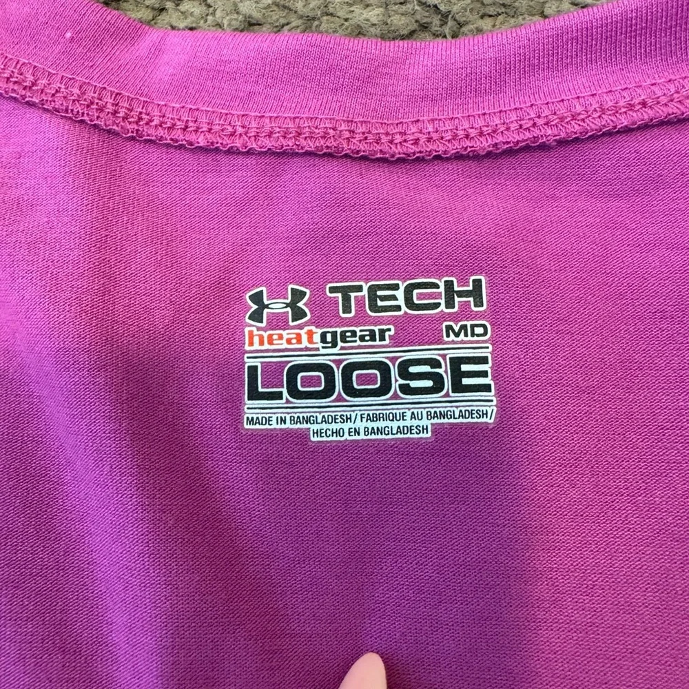 Under Armour I Love Two A Days T-Shirt Purple V-Neck Heat Gear Loose Fit M - Picture 2 of 6